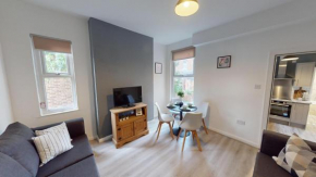 Stunning 6-Bedroom House in Beeston Awaits Your Stay!
